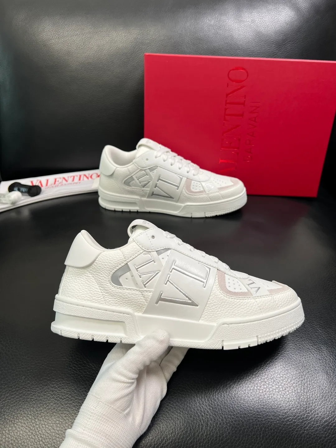 Men's shoes 💰660 VALENTINO High quality top craftsmanship Valentino, sports sneakers counter synchronization, uppers imported from Italy, high-quality splicing colorful complex crafts, imported cowhide lining soft and comfortable, soles: original soles specially provided by the original factory, T men's shoes 💰U exclusive movable molded soles super comfortable, original factory and single goods, welcome to compare, couple size 39-44 (customized 45)